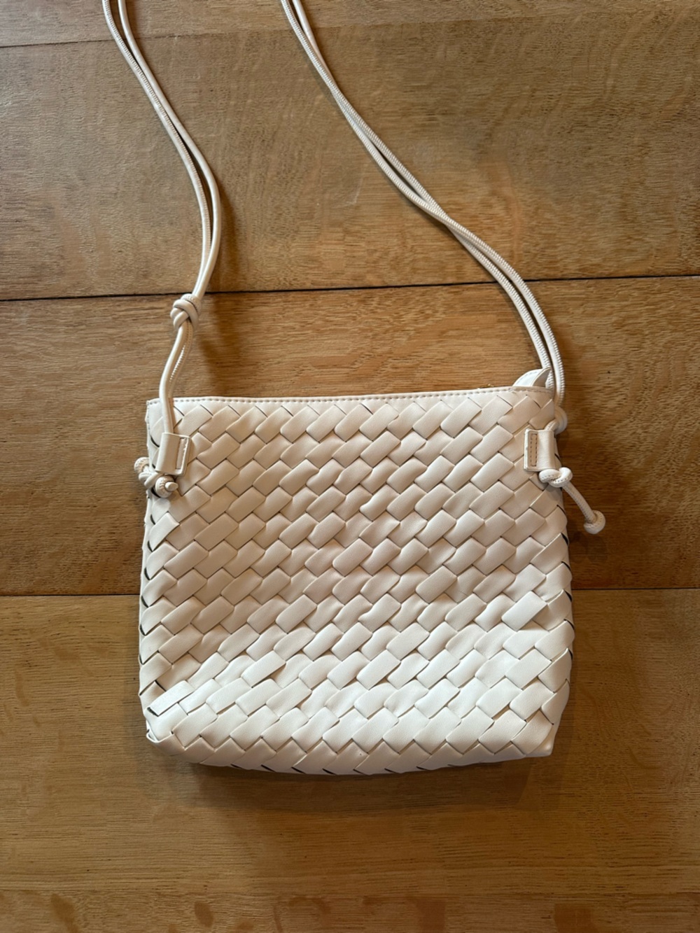 Chinese Laundry Woven Crossbody Bag in Cream